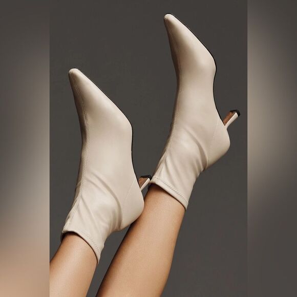 Angel Alarcon pointed toe kitten heel boots bone in size 41 - Picture 1 of 5